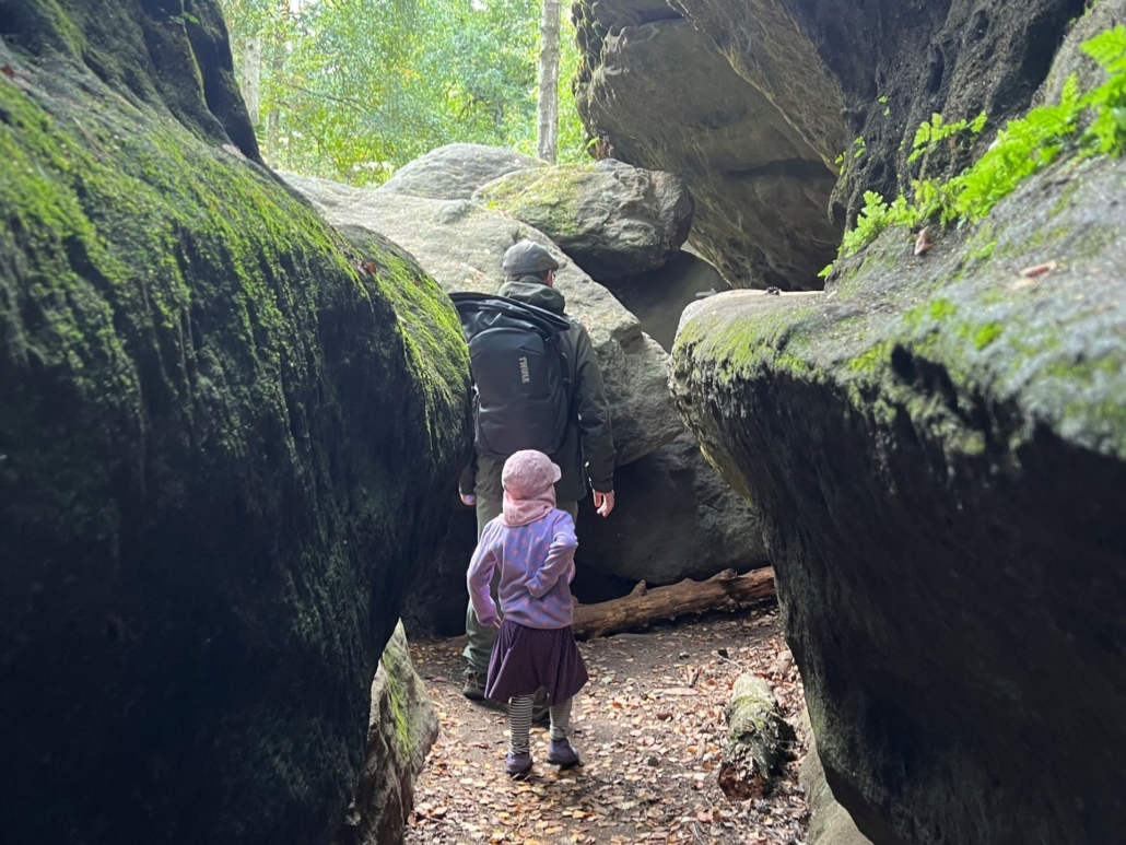 Ausflug zum Felsenlabyrinth Langhennersdorf im Bielatal in der Sächsischen Schweiz für die ganze Familie.