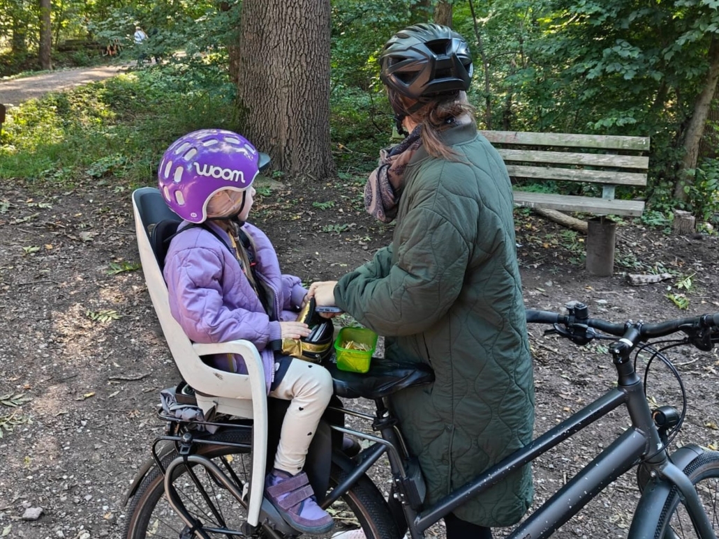 Mit der Familie dem Fahrrad unterwegs im Erfurter Steiger.