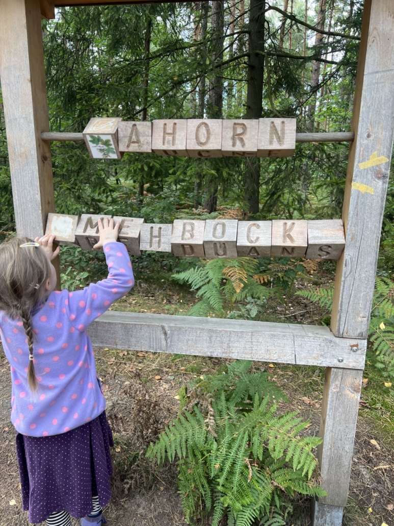 Eine Rätselstation, geeignet eher für größere Kinder. Aber das Drehen hat der ganzen Familie Spaß gemacht.