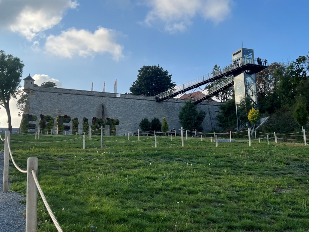 Die Zitadelle Petersberg - Aufstieg vom Domplatz in Erfurt. Gut erreichbar für Familien mit Kindern per Rampen und Aufzug